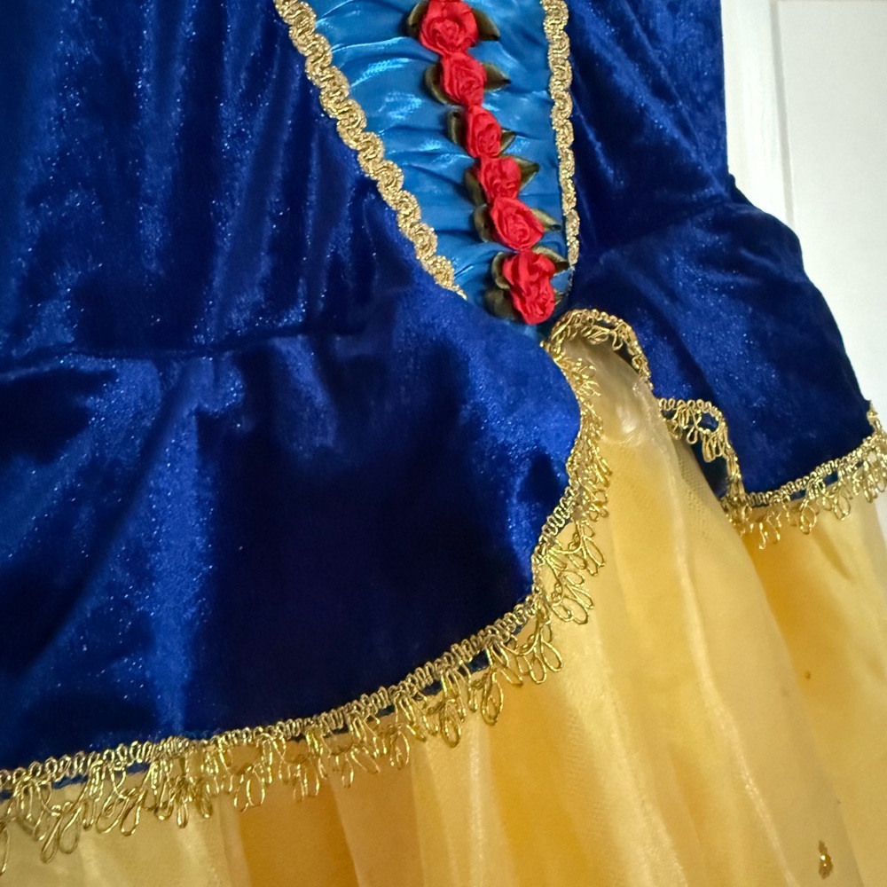 Disney Adult Snow White Halloween Costume - Picture 3 of 6